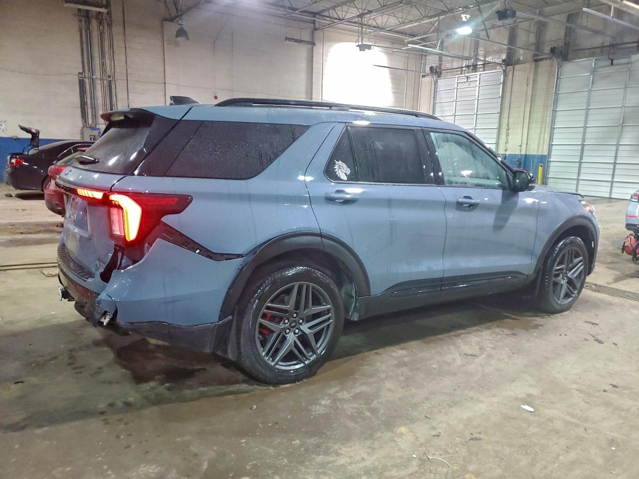 2025 FORD EXPLORER ST-LINE photo 3