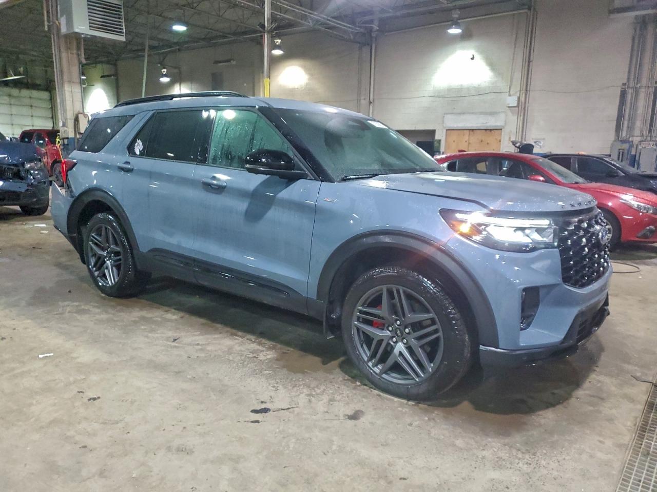 2025 FORD EXPLORER ST-LINE photo 4