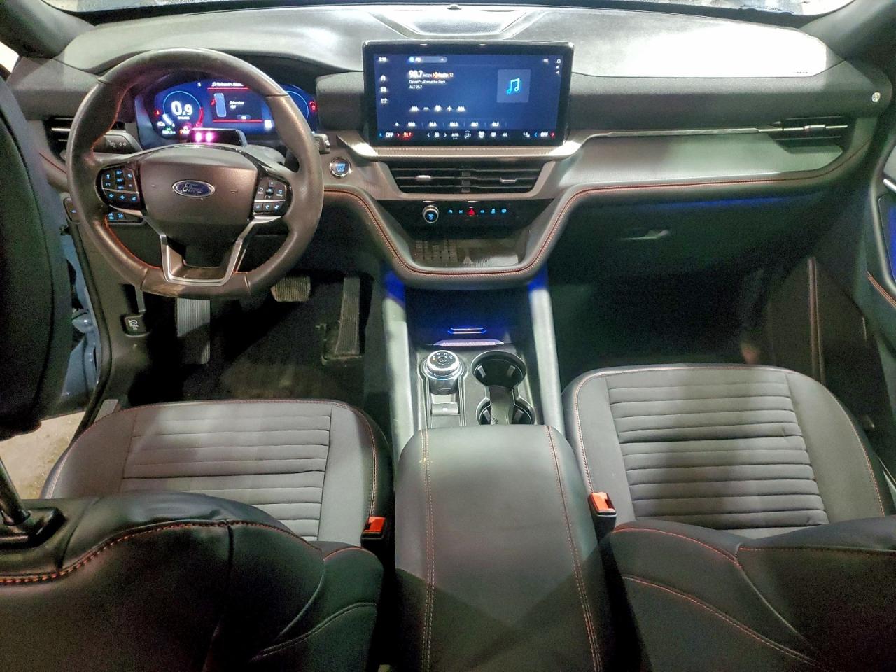 2025 FORD EXPLORER ST-LINE photo 8