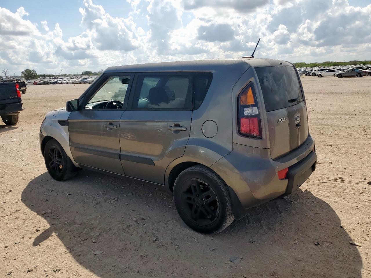 2011 KIA SOUL + photo 2