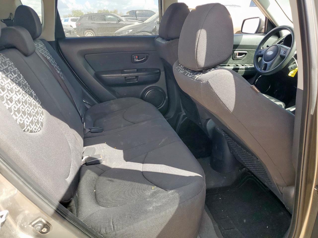 2011 KIA SOUL + photo 10