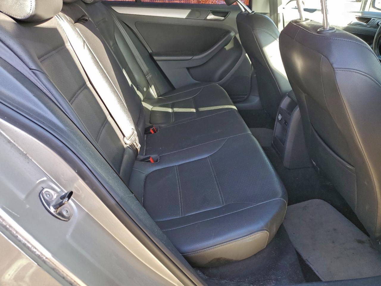 2013 VOLKSWAGEN JETTA SE photo 10