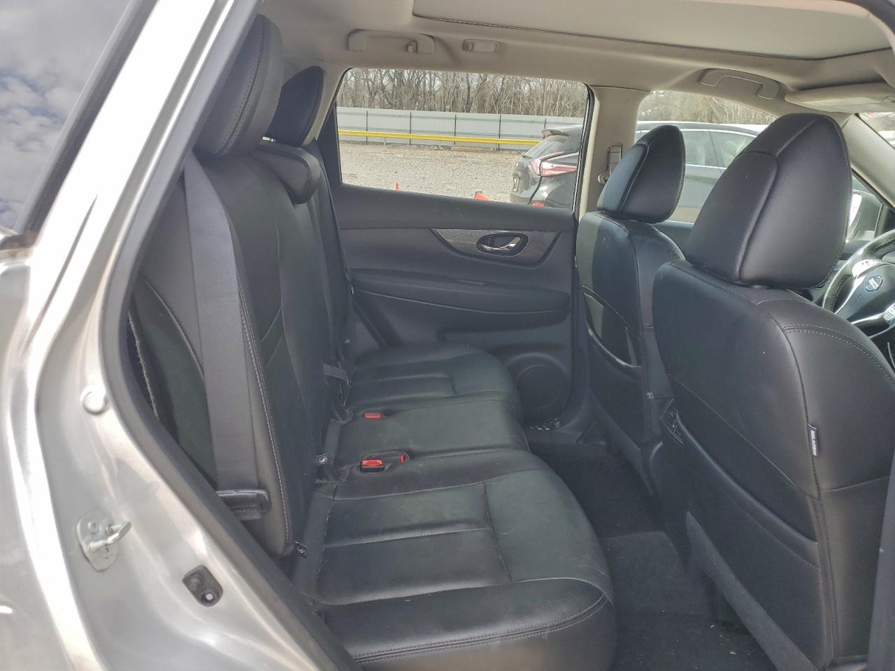 2016 NISSAN ROGUE S photo 21
