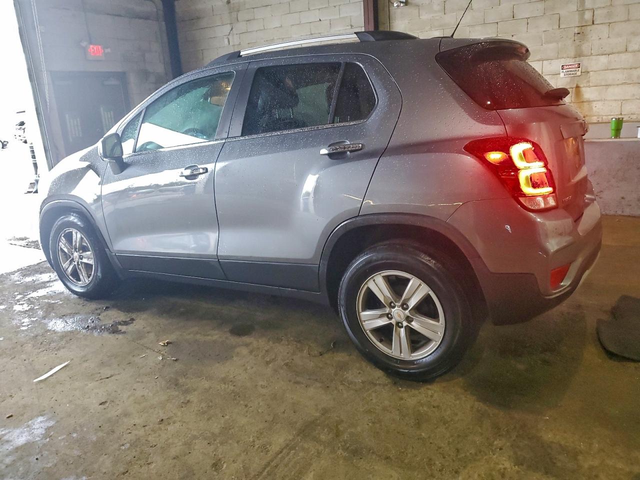 2019 CHEVROLET TRAX 1LT photo 2