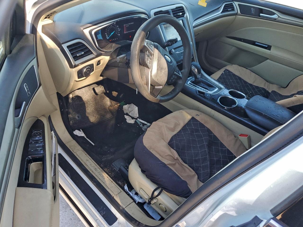 2013 FORD FUSION SE photo 22