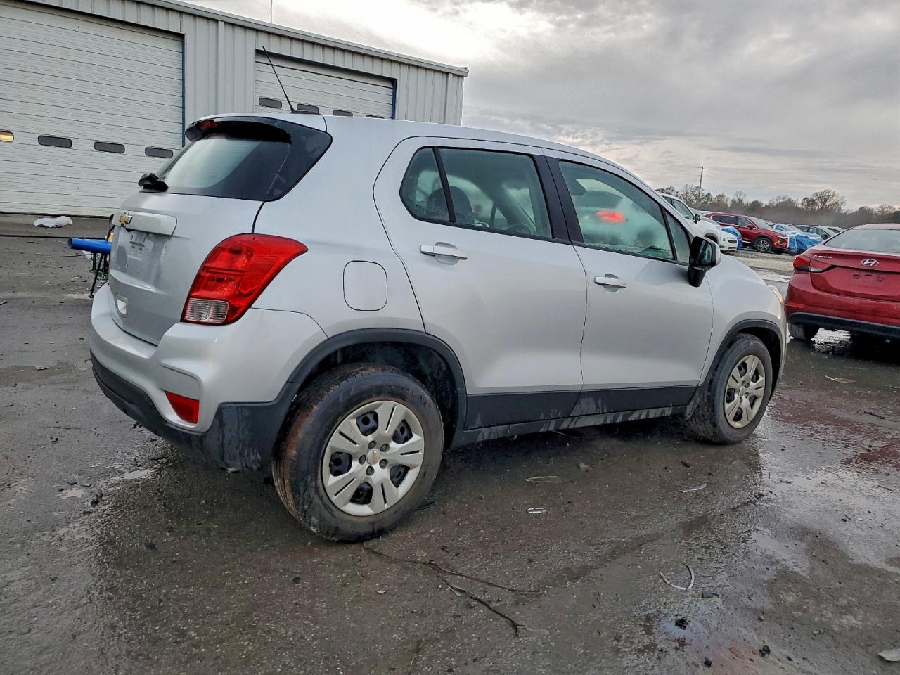 2017 CHEVROLET TRAX LS photo 3