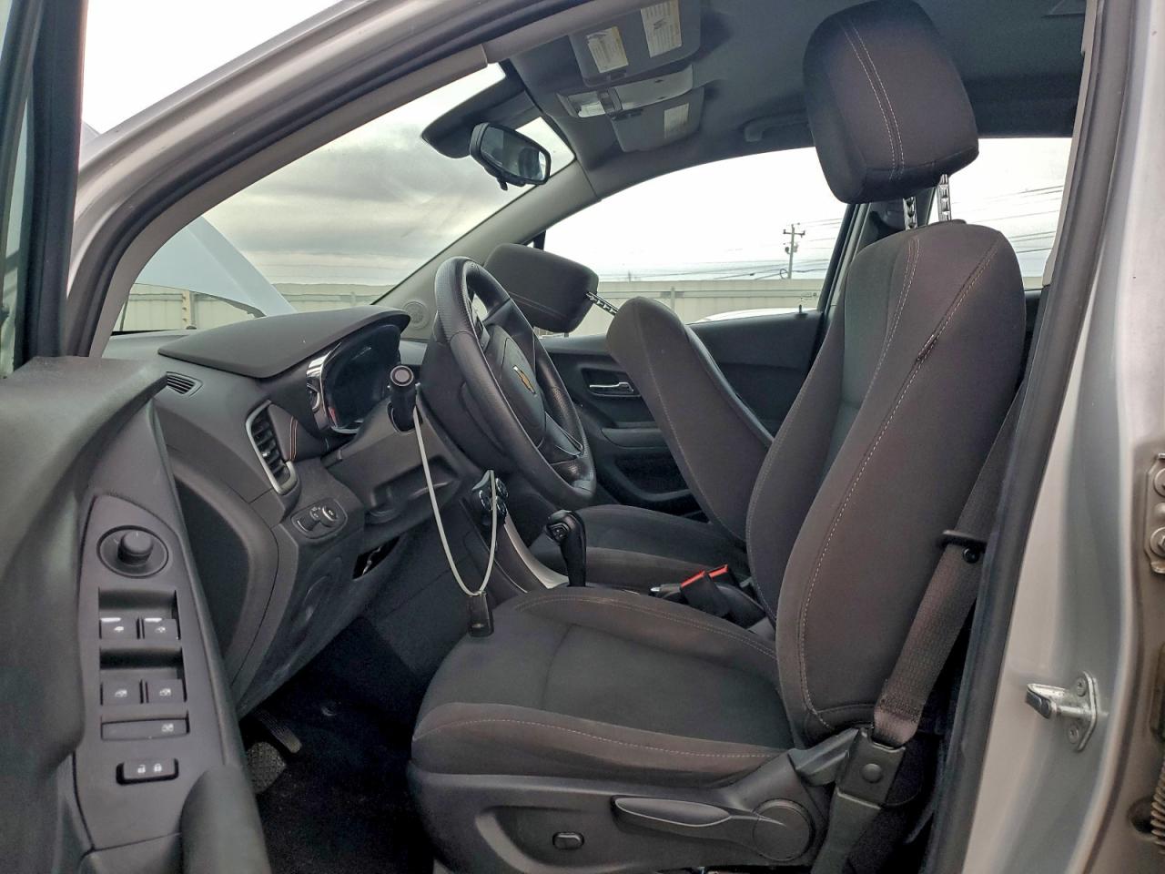 2017 CHEVROLET TRAX LS photo 7
