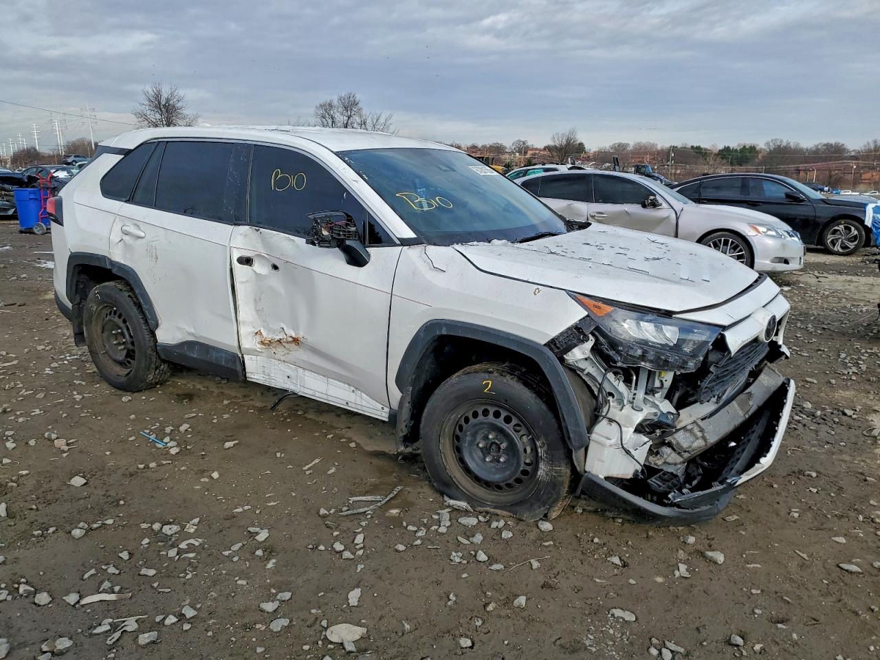 2022 TOYOTA RAV4 LE photo 4