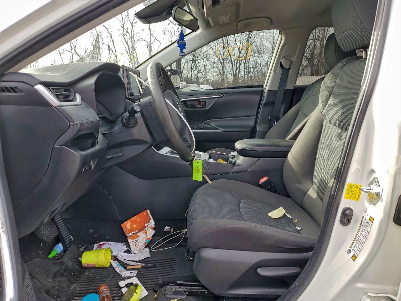 2022 TOYOTA RAV4 LE photo 7