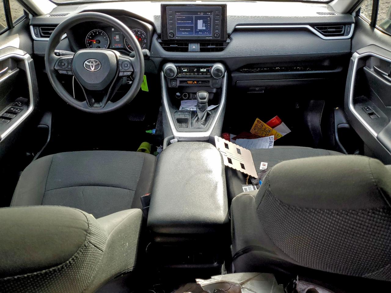 2022 TOYOTA RAV4 LE photo 8