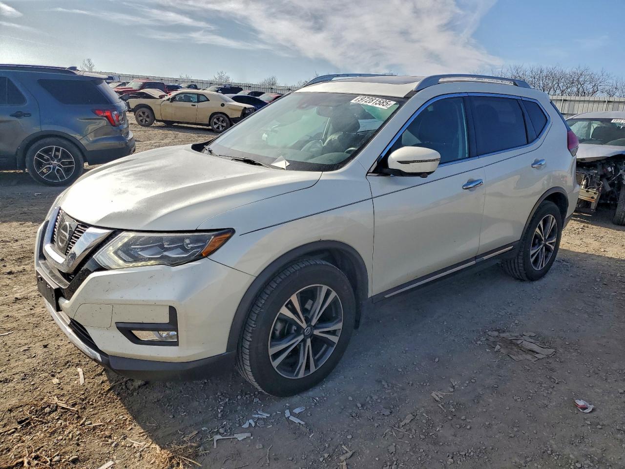 2017 NISSAN ROGUE SV photo 2