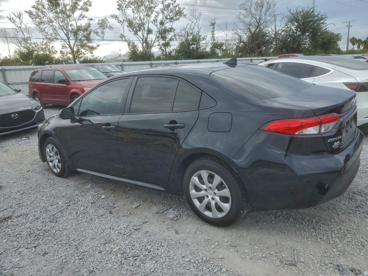 2025 TOYOTA COROLLA LE photo 4