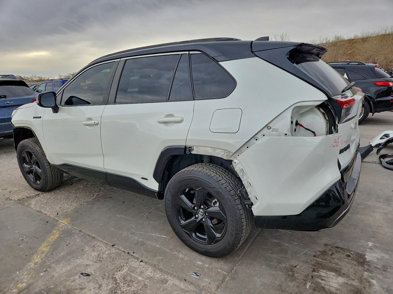 2019 TOYOTA RAV4 XSE photo 2