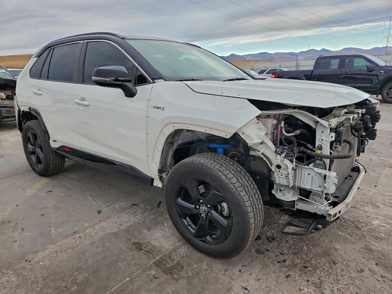 2019 TOYOTA RAV4 XSE photo 4