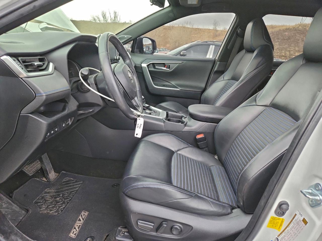 2019 TOYOTA RAV4 XSE photo 7