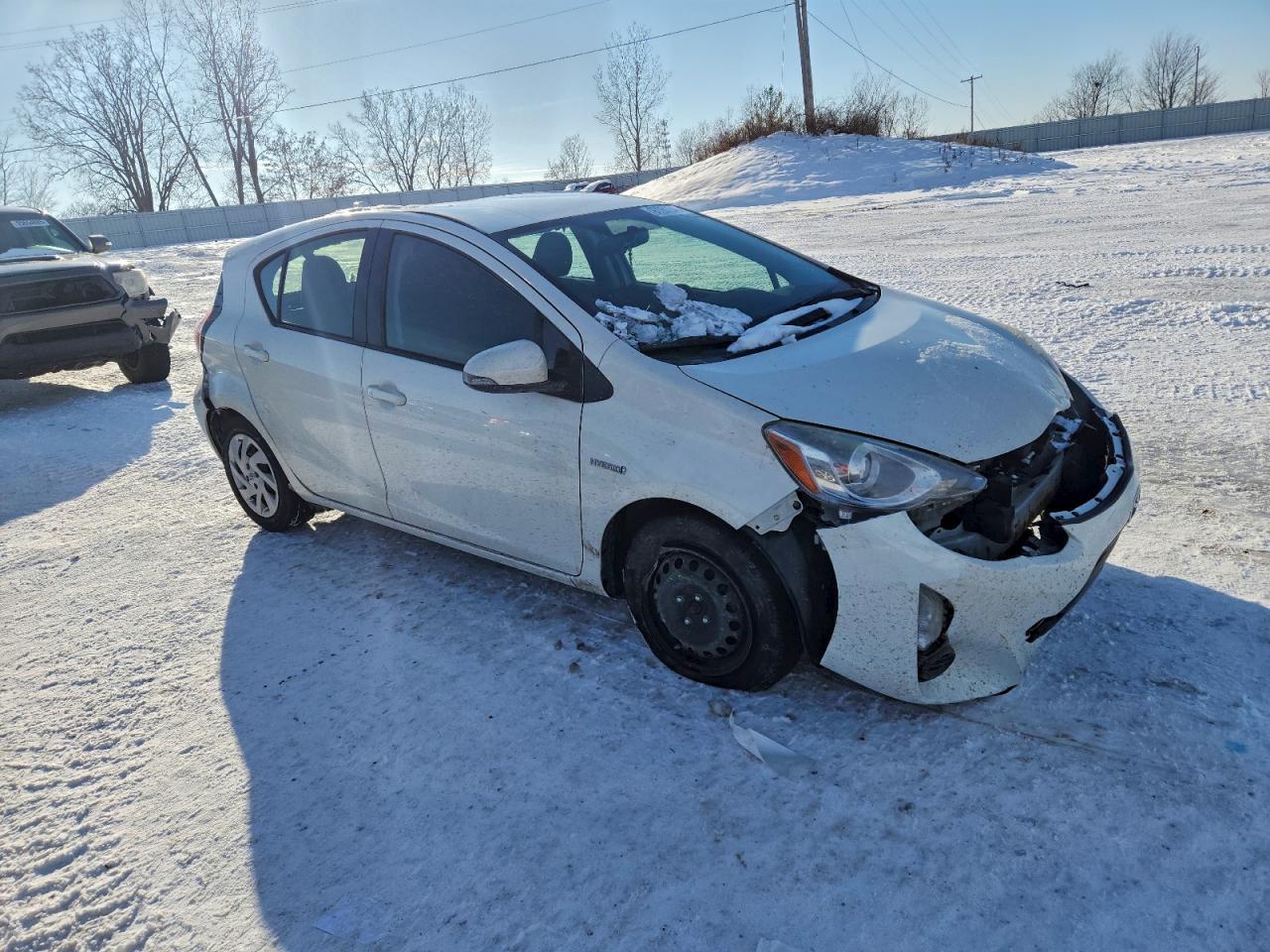 2015 TOYOTA PRIUS C photo 4