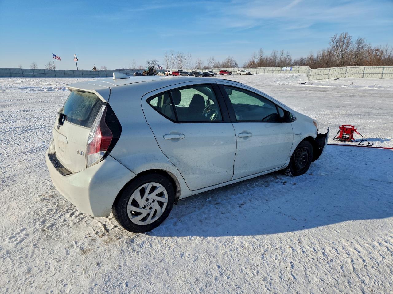 2015 TOYOTA PRIUS C photo 3