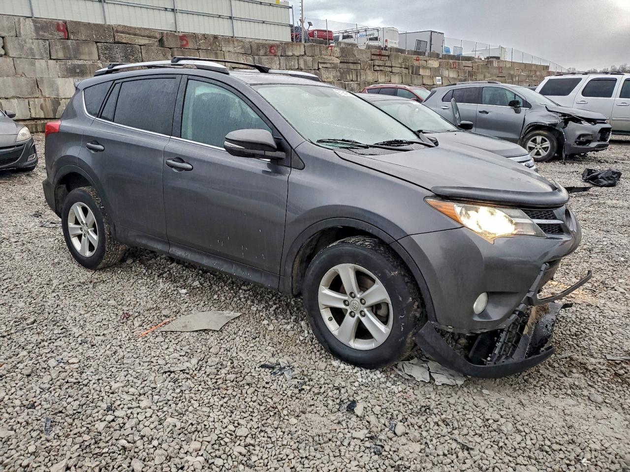 2013 TOYOTA RAV4 XLE photo 10