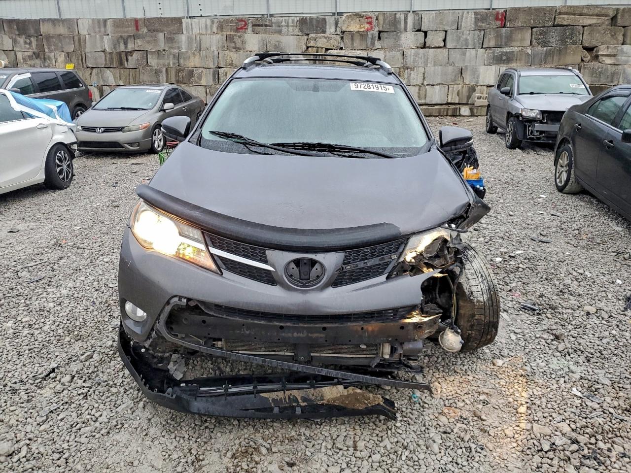 2013 TOYOTA RAV4 XLE photo 13