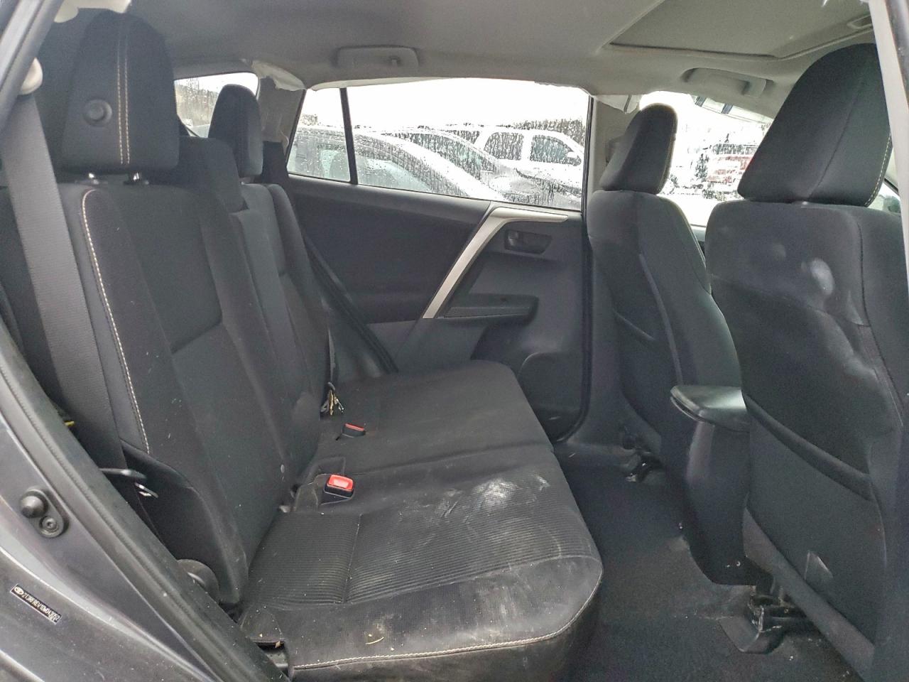 2013 TOYOTA RAV4 XLE photo 31