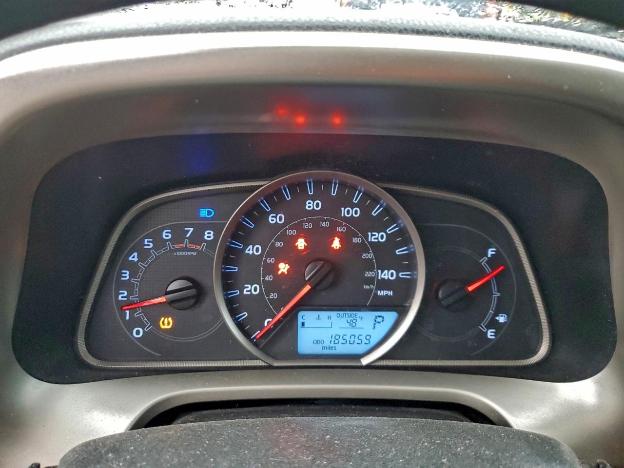 2013 TOYOTA RAV4 XLE photo 25