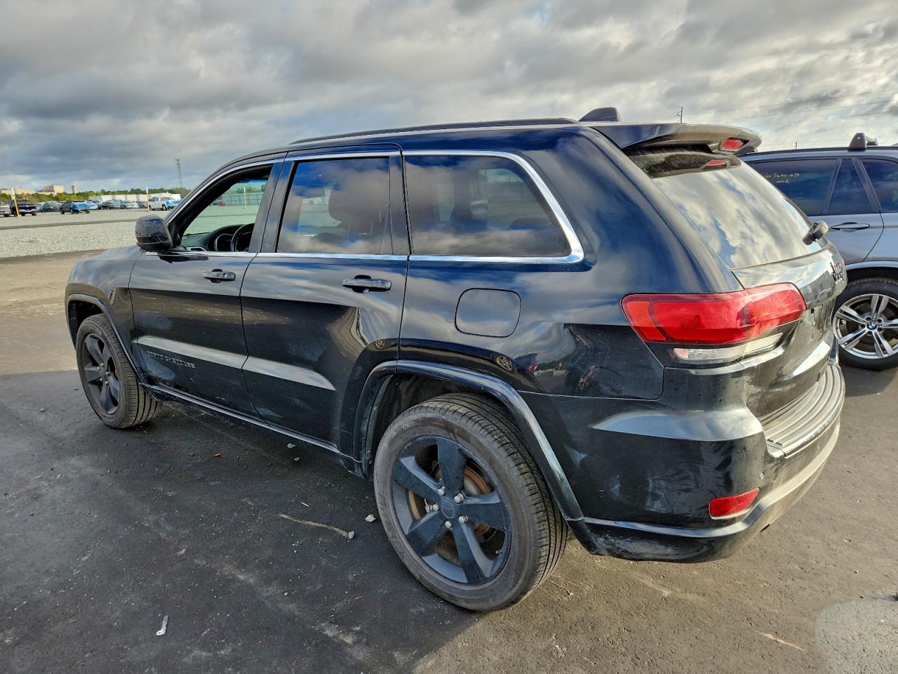 2015 JEEP GRAND CHEROKEE LAREDO photo 2