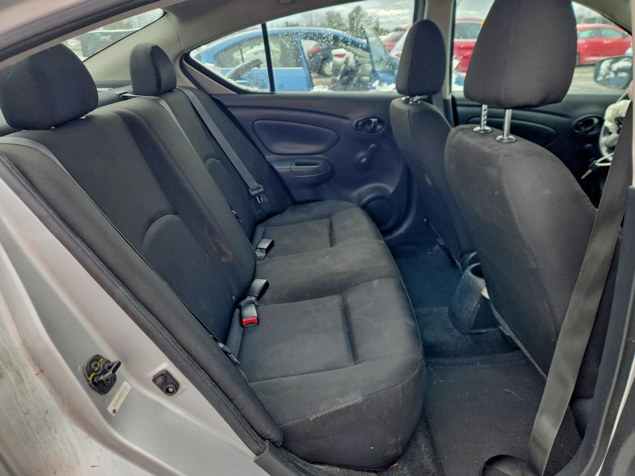 2019 NISSAN VERSA S photo 37