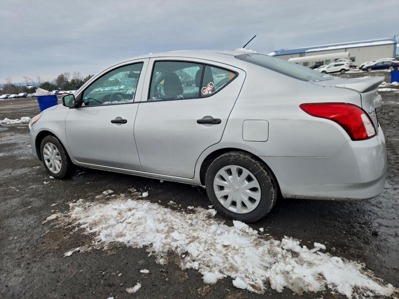 2019 NISSAN VERSA S photo 5