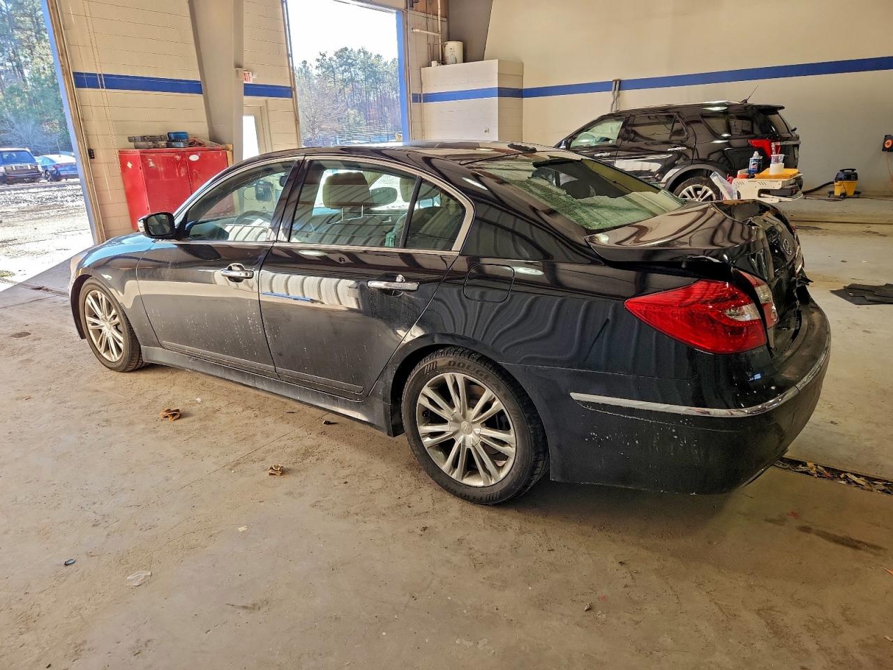 2012 HYUNDAI GENESIS 3.8L photo 2