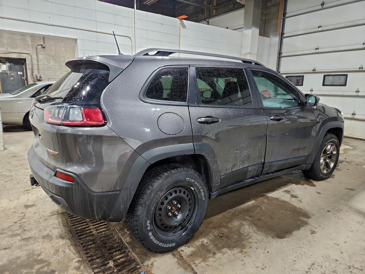 2019 JEEP CHEROKEE TRAILHAWK photo 3