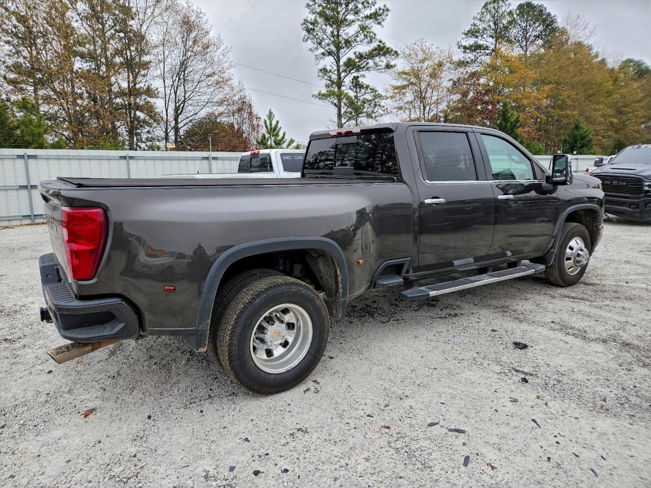 2020 CHEVROLET SILVERADO K3500 HIGH COUNTRY photo 3