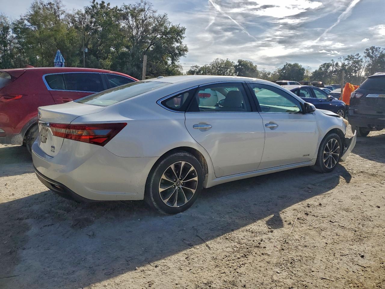 2016 TOYOTA AVALON HYBRID photo 3