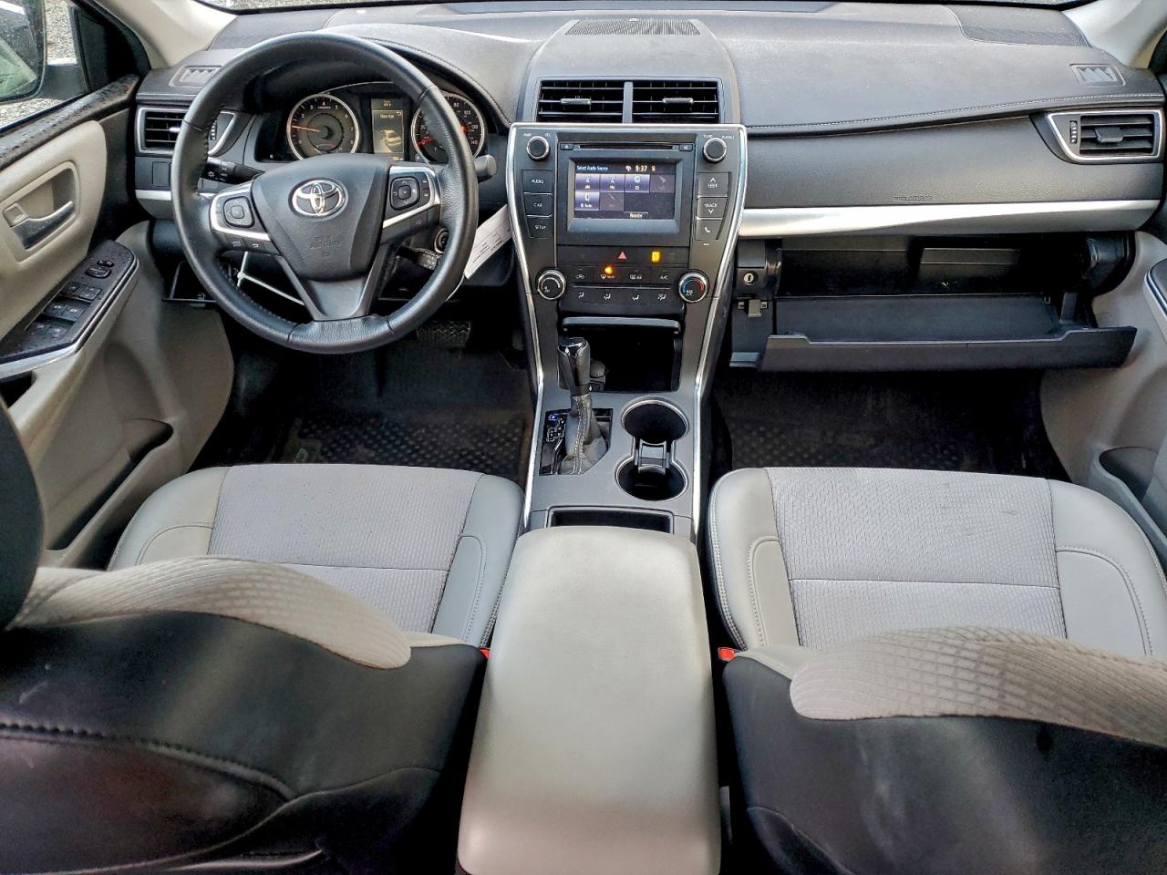 2017 TOYOTA CAMRY LE photo 8