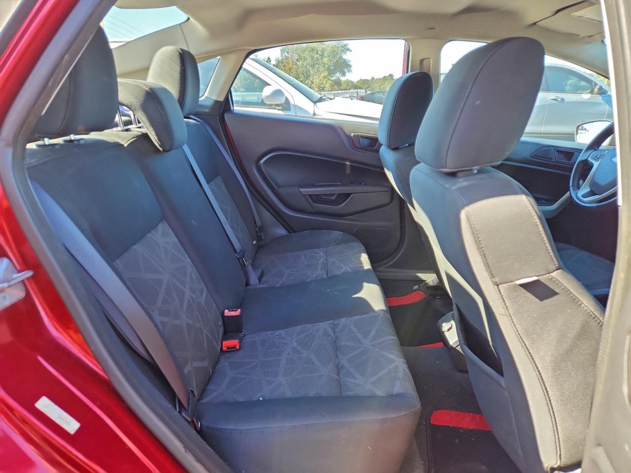 2011 FORD FIESTA SEL photo 19