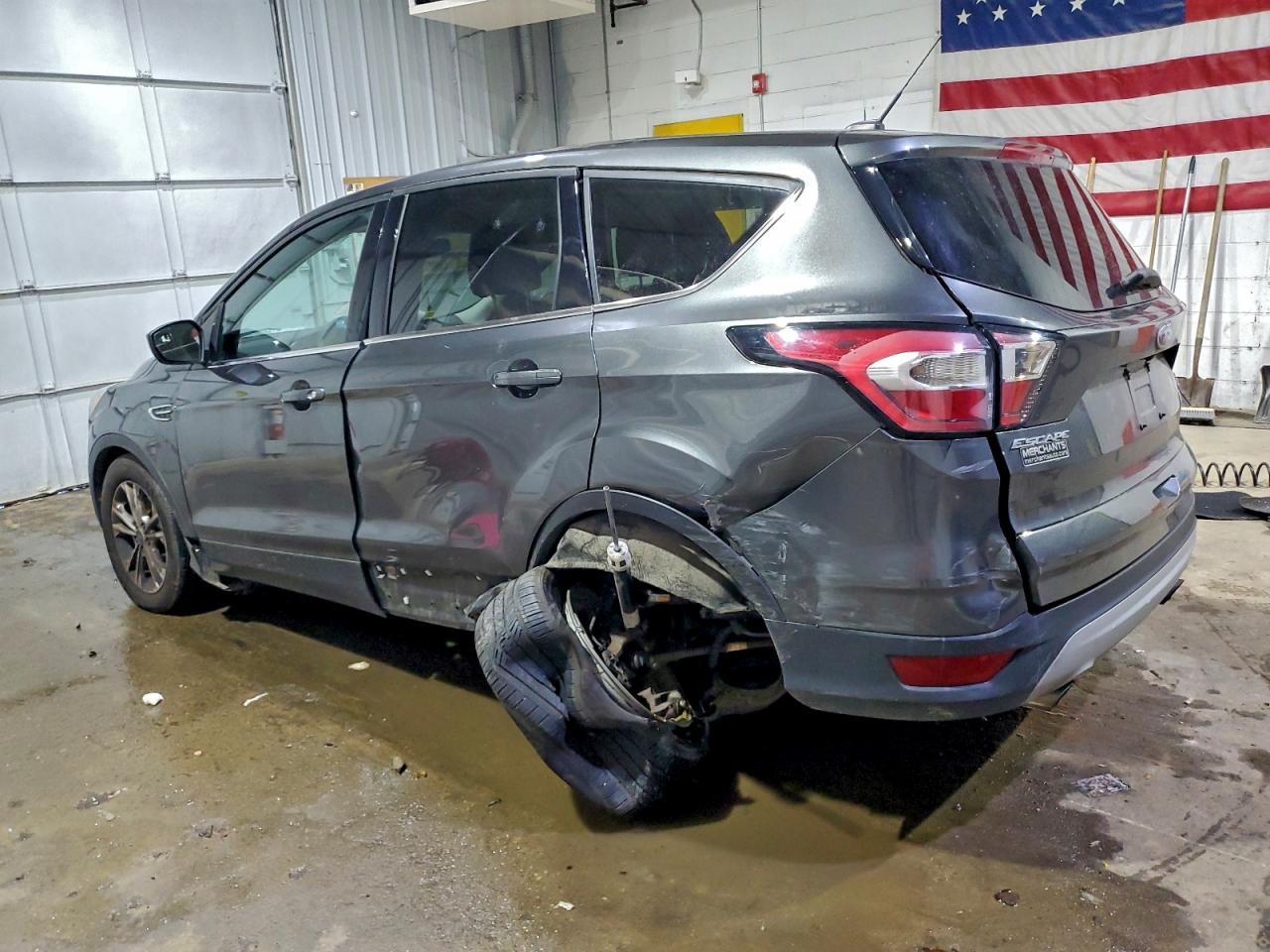 2017 FORD ESCAPE SE photo 2