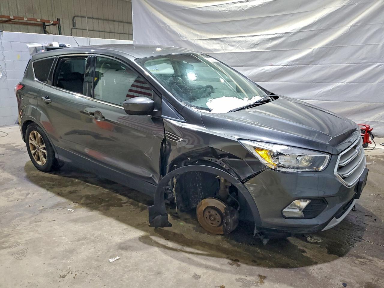 2017 FORD ESCAPE SE photo 4