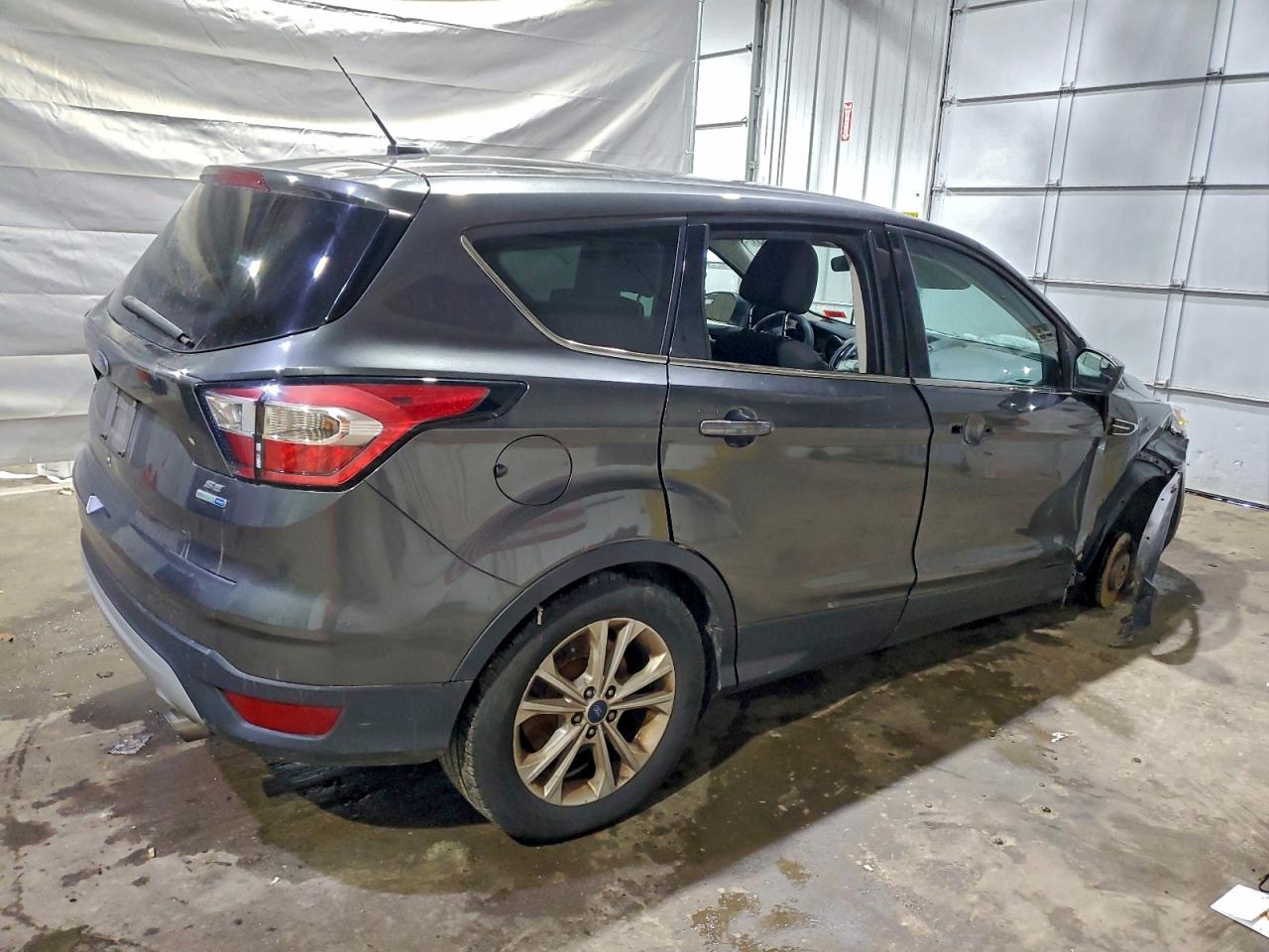 2017 FORD ESCAPE SE photo 3