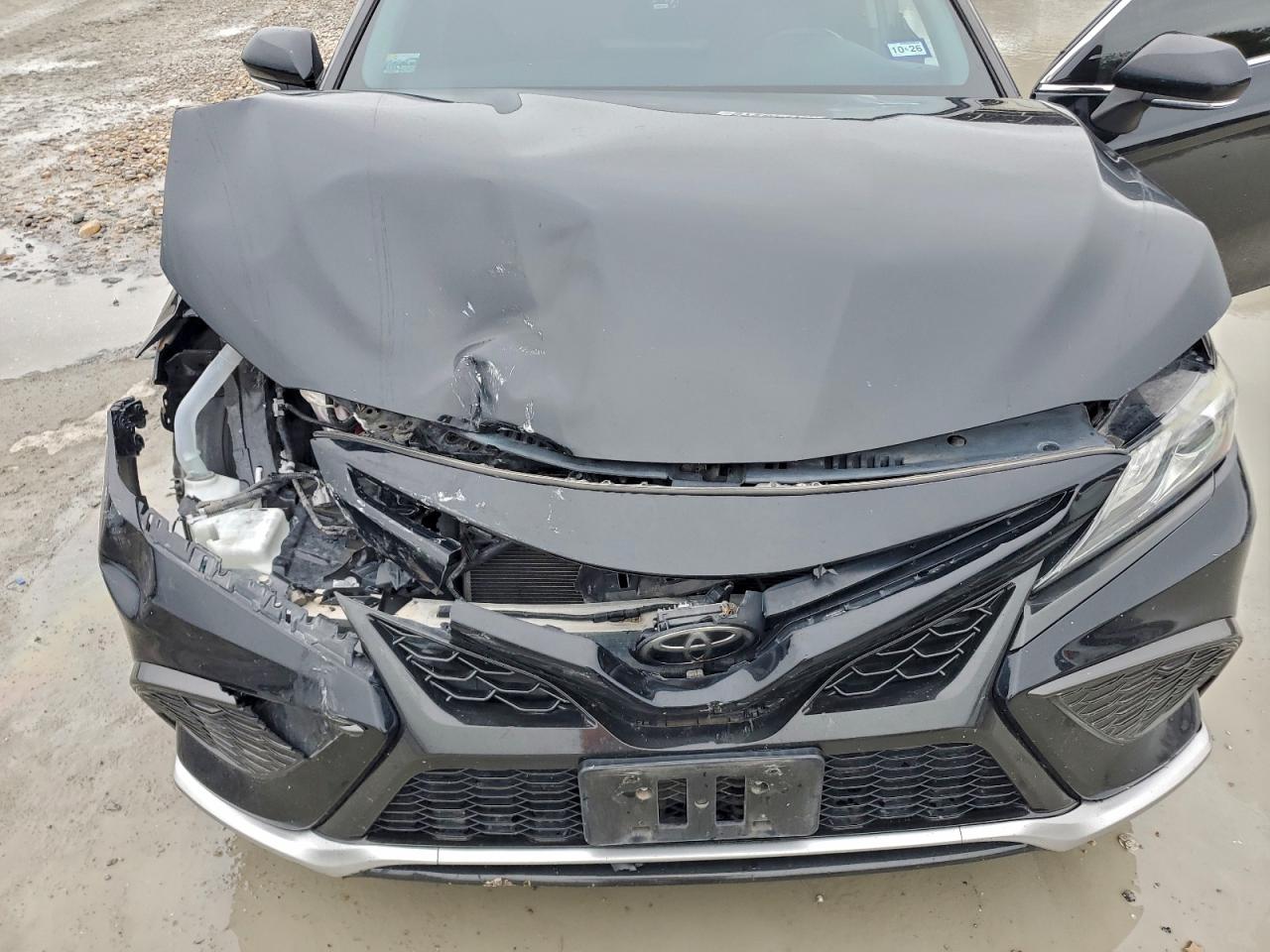 2021 TOYOTA CAMRY XSE photo 31