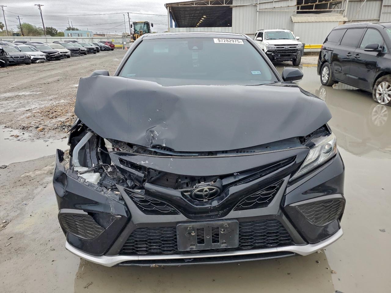 2021 TOYOTA CAMRY XSE photo 13