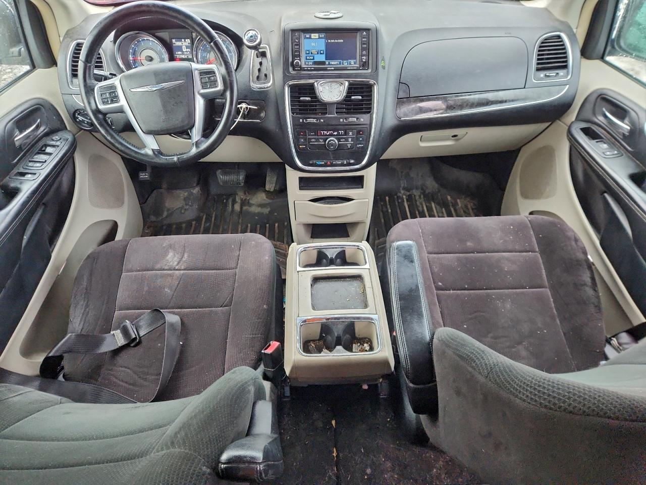 2011 CHRYSLER TOWN & COUNTRY TOURING photo 8