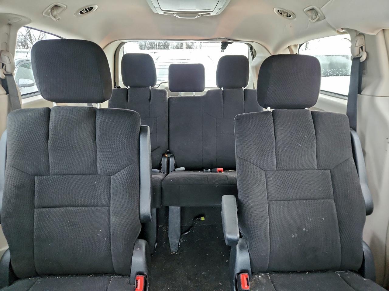 2011 CHRYSLER TOWN & COUNTRY TOURING photo 10