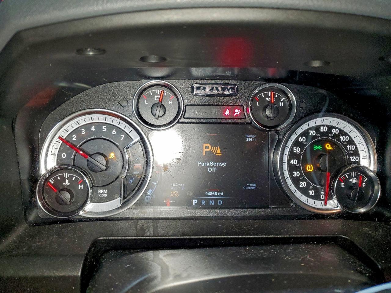 2019 RAM 1500 CLASSIC SLT photo 9
