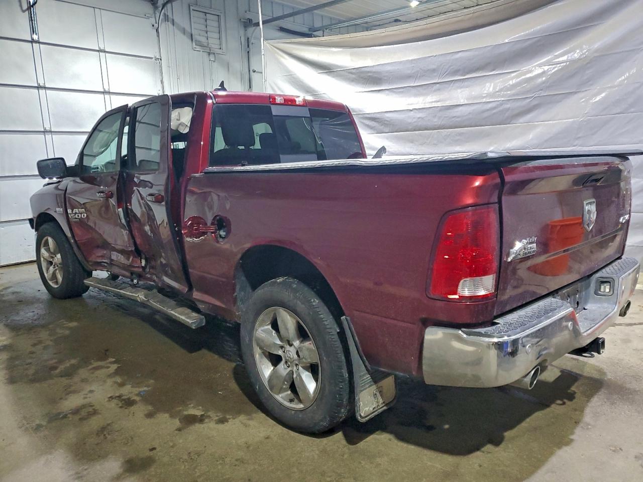 2019 RAM 1500 CLASSIC SLT photo 2