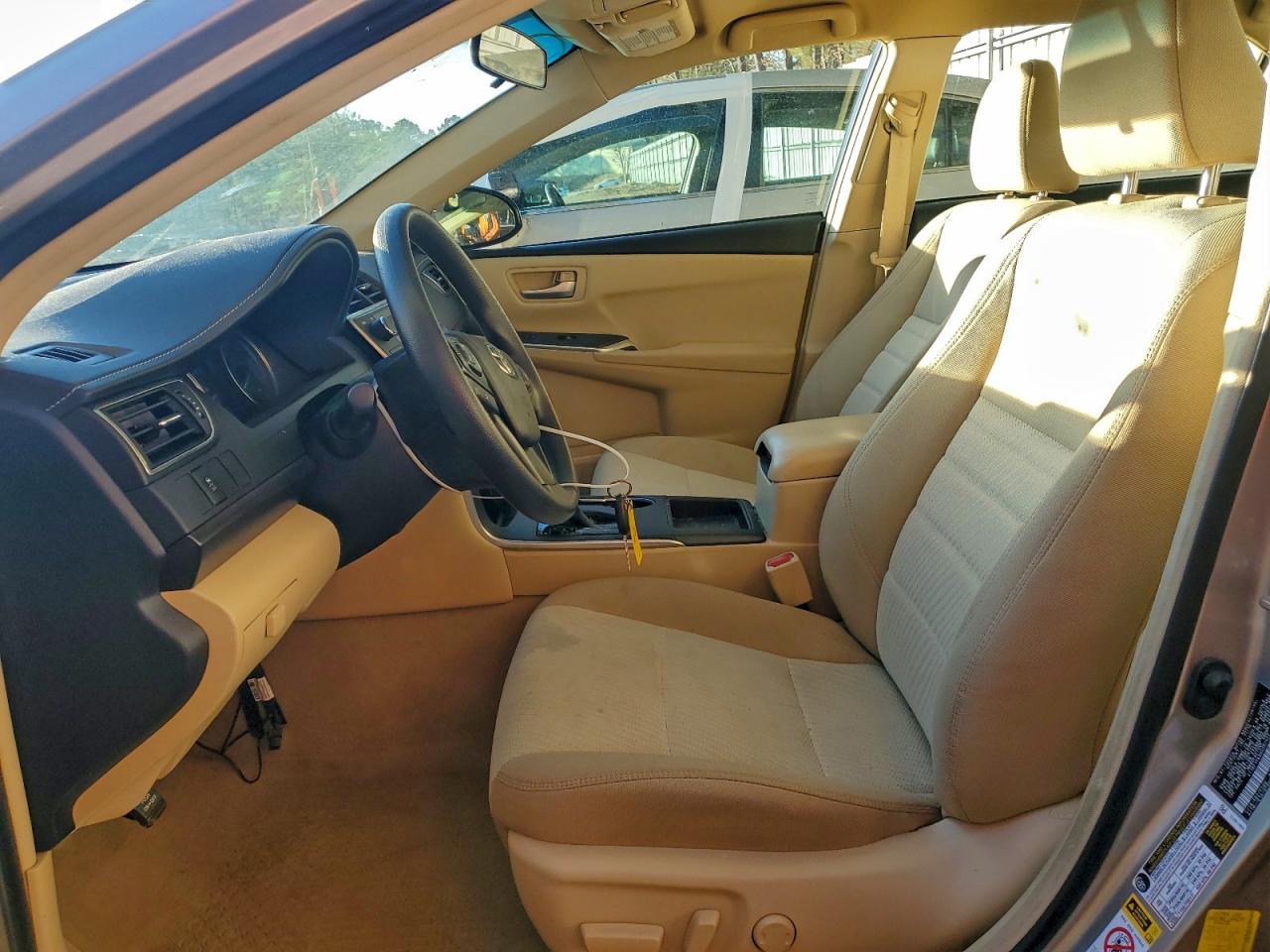 2017 TOYOTA CAMRY LE photo 13