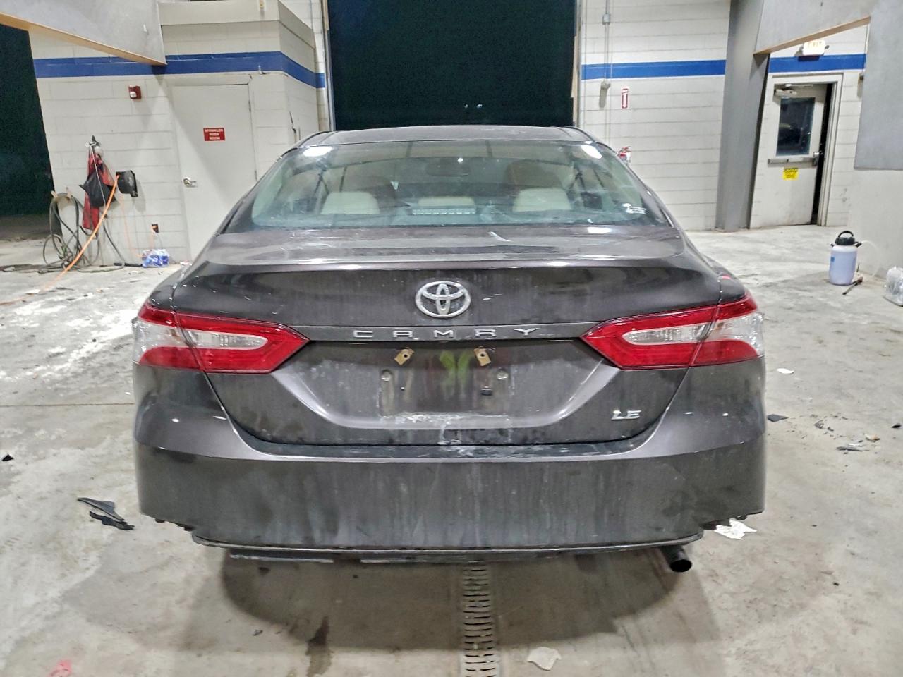 2018 TOYOTA CAMRY L photo 6