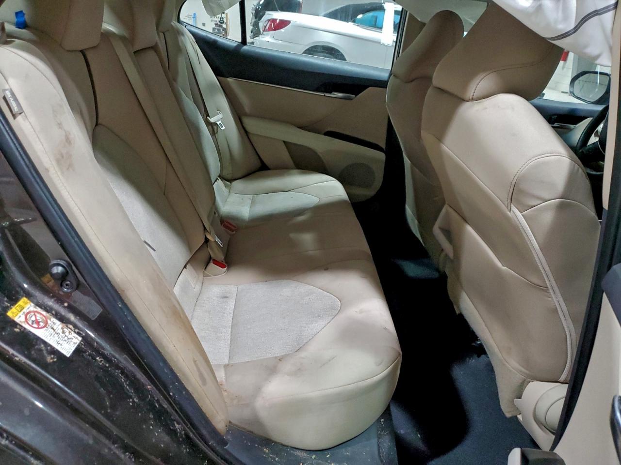 2018 TOYOTA CAMRY L photo 10