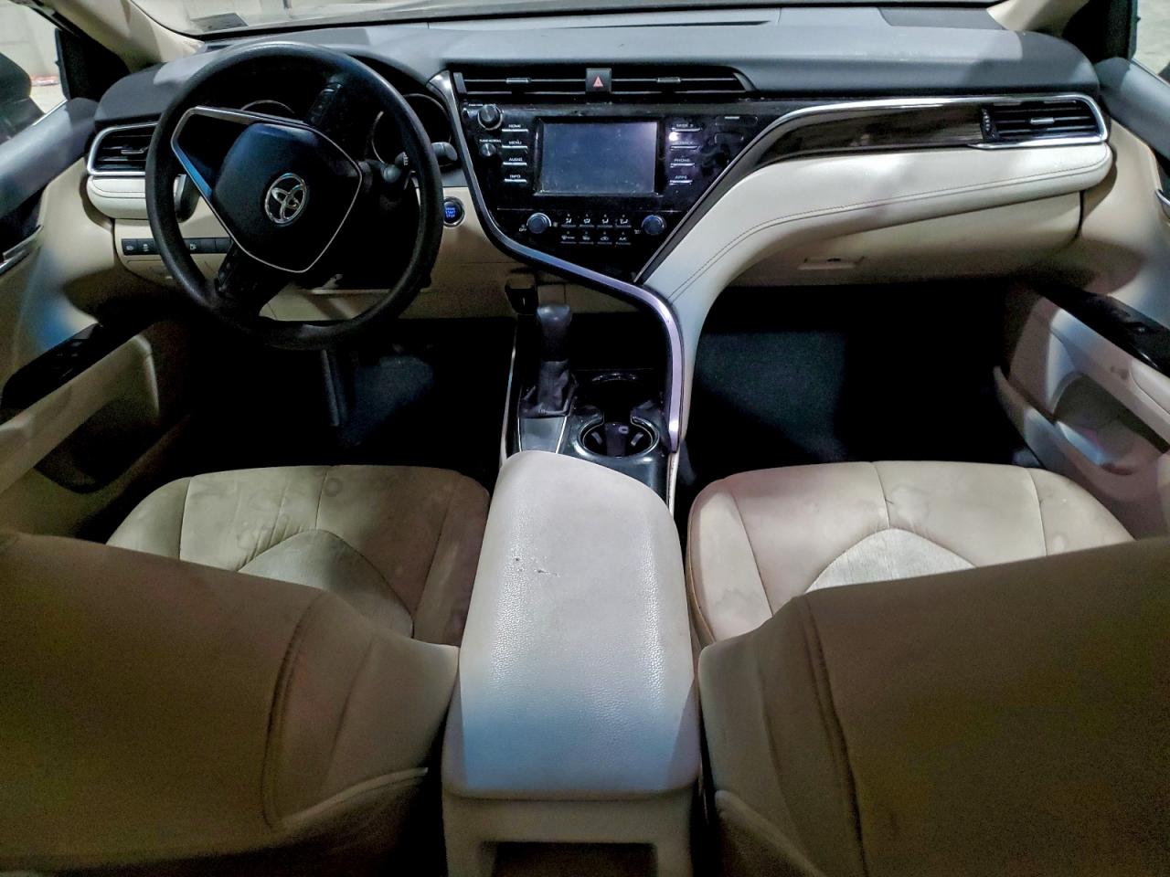 2018 TOYOTA CAMRY L photo 8
