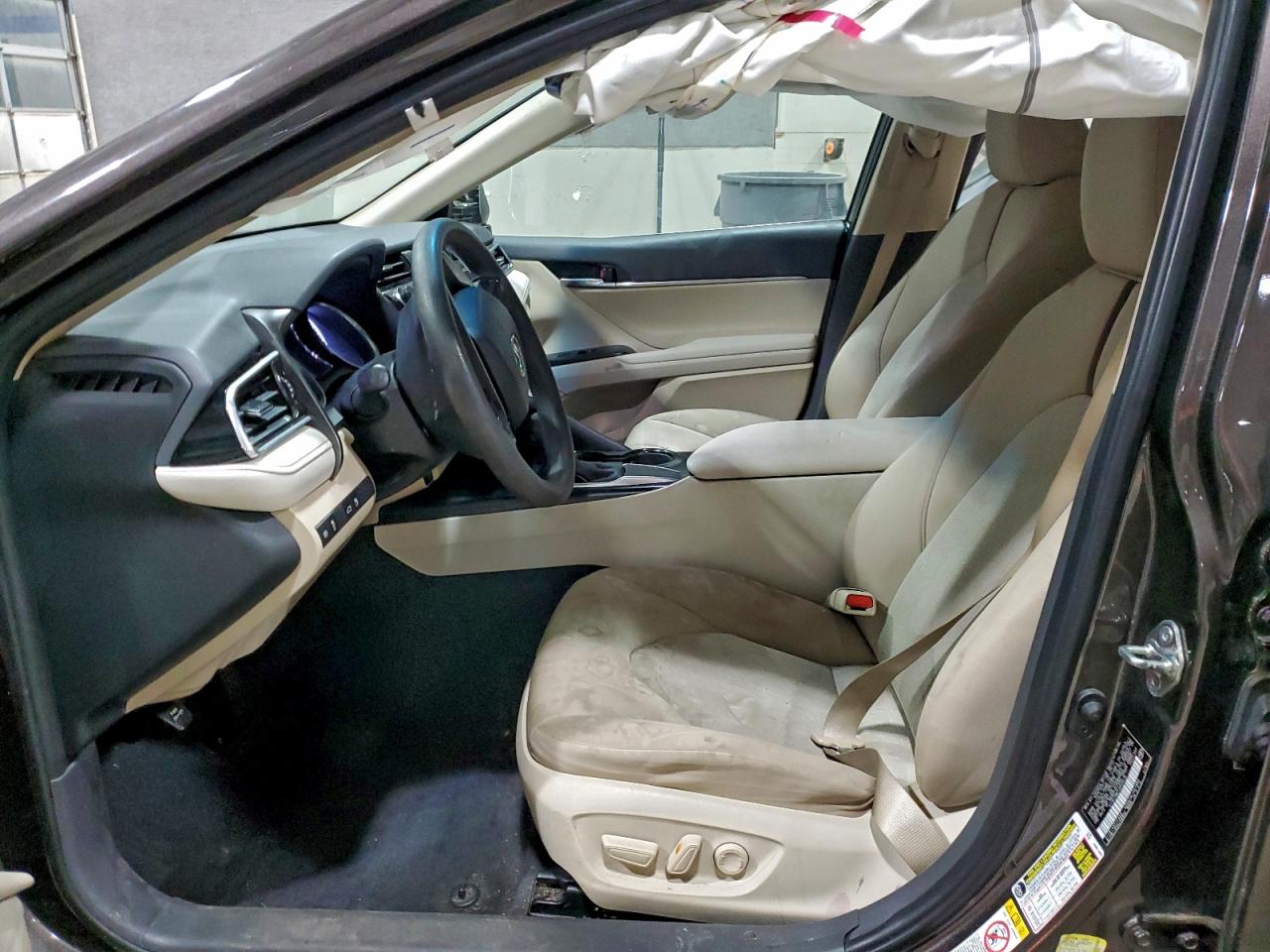 2018 TOYOTA CAMRY L photo 7