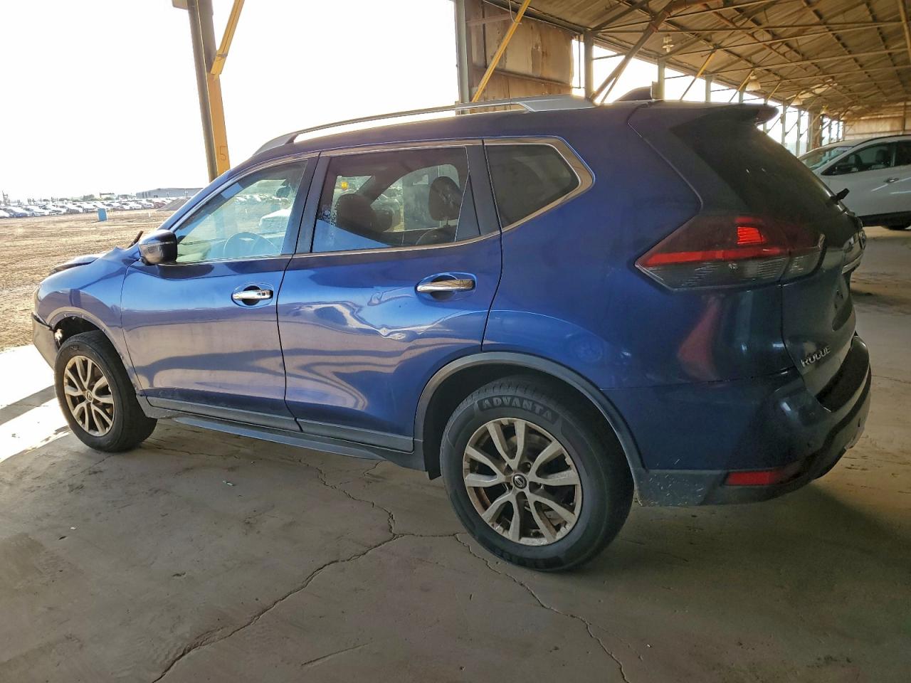 2019 NISSAN ROGUE S photo 4