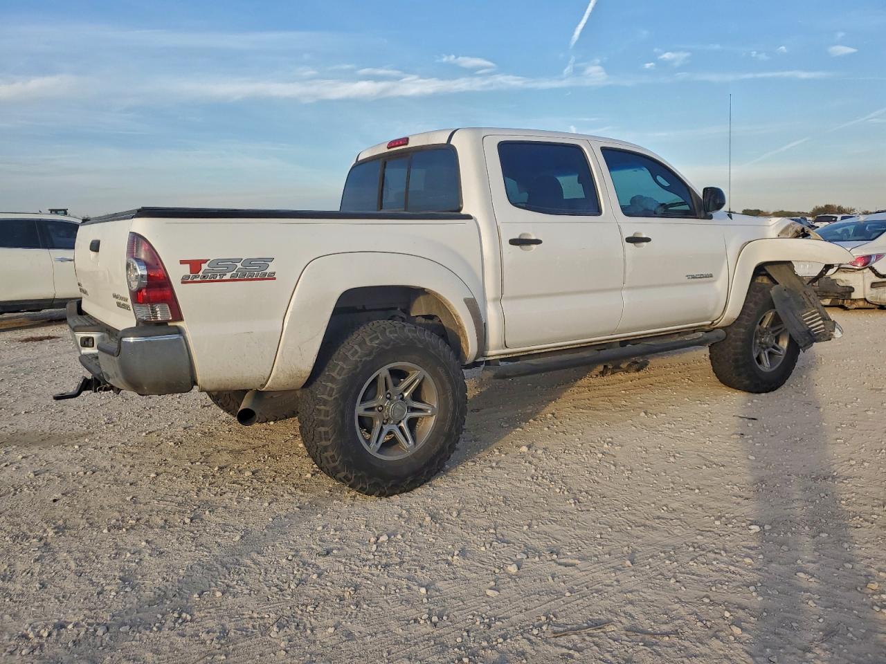 2013 TOYOTA TACOMA DOUBLE CAB PRERUNNER photo 3